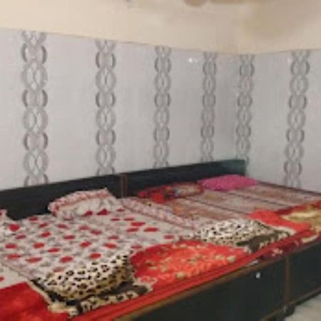 Maatu Shri Comfort Stay-Guest House 마투라 외부 사진