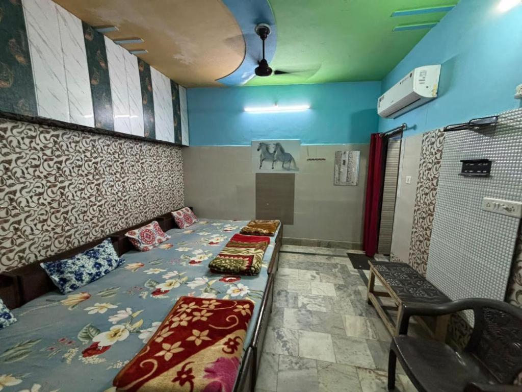 Maatu Shri Comfort Stay-Guest House 마투라 외부 사진